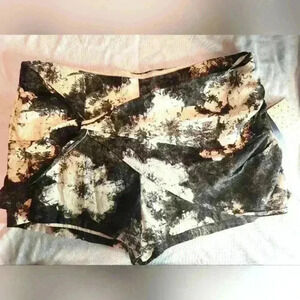 NWT Free People tye dye shorts black and white size Small